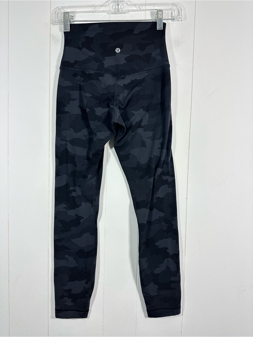 lululemon Sz 4 Women’s Ankle Leggings Black & Gray Camo Yoga Athletic Pants - Picture 4 of 9